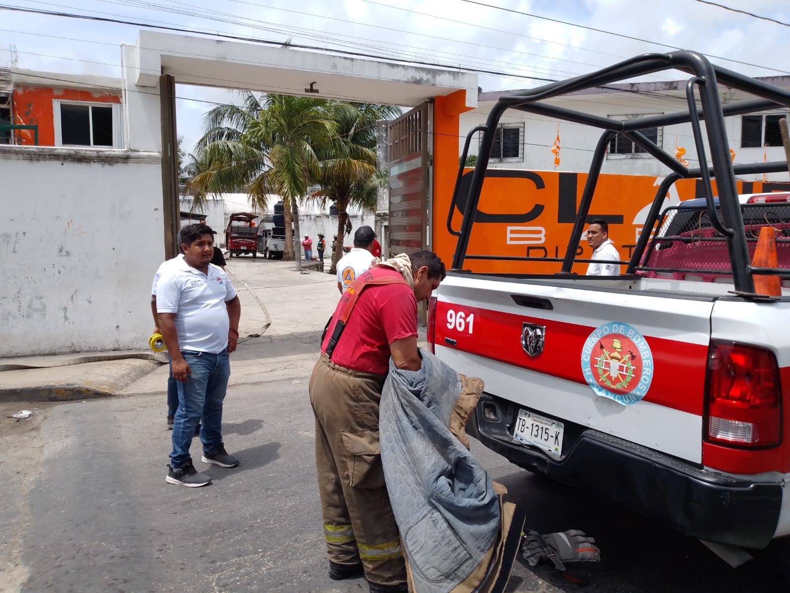 Los bomberos indicaron que el percance fue controlado rápidamente dentro de la vivienda en la delegación Alfredo V. Bonfil en Cancún