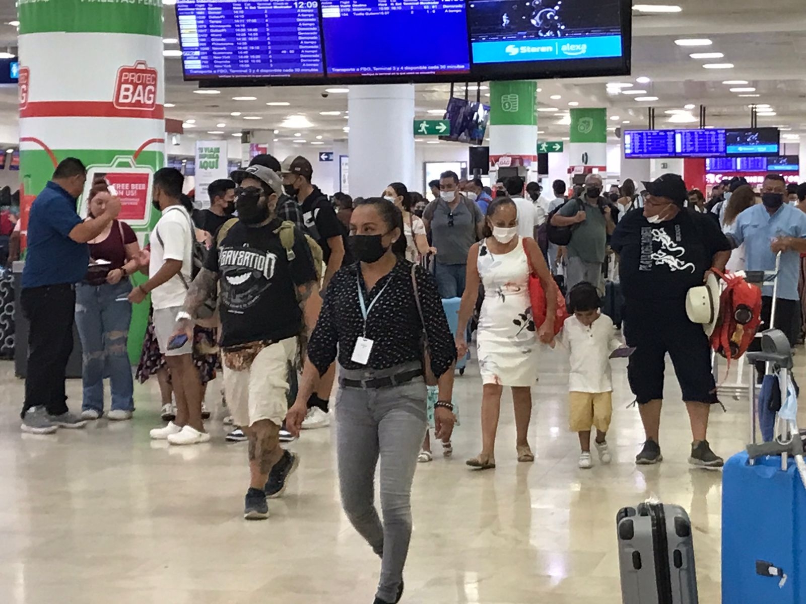 Uso de cubrebocas en el aeropuerto de Cancún se mantiene obligatorio: VIDEO