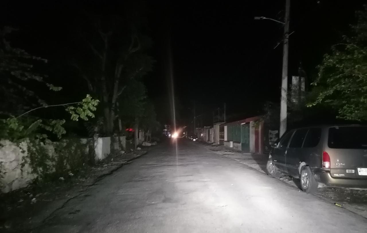 La falta de energía eléctrica alcanzó al municipio de Motul desde la 10:00 de la noche de ayer, según los habitantes