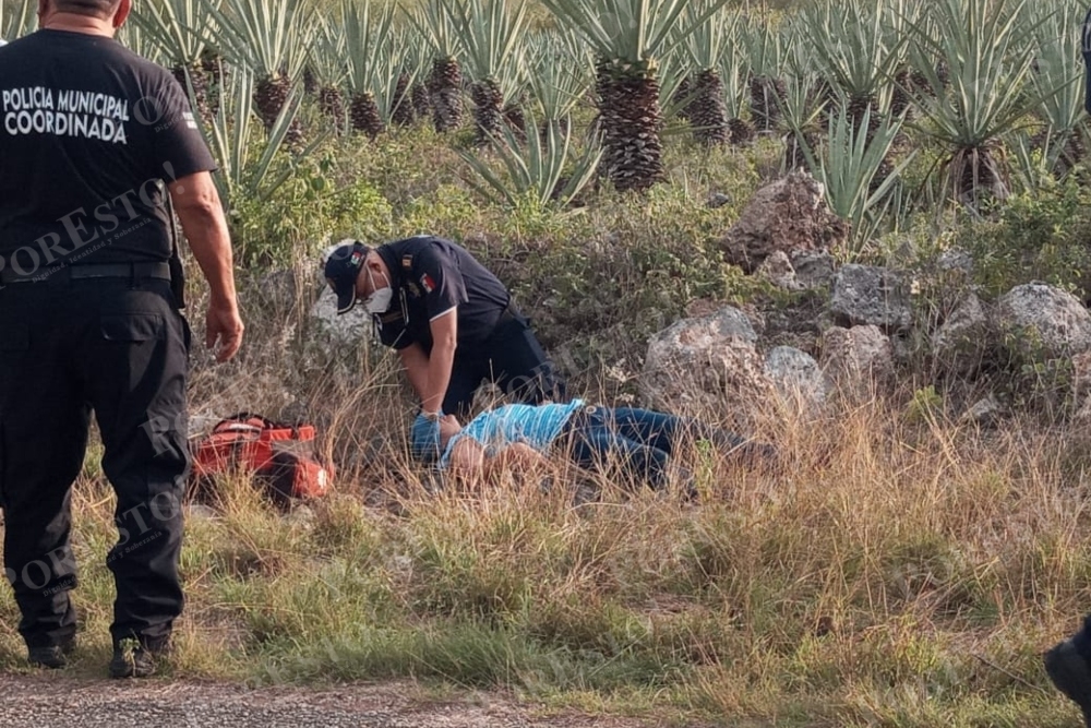 La motociclista accidentada en el municipio de Baca, resultó con golpes fuertes por lo que la trasladaron hasta Mérida para ser atendida por doctores