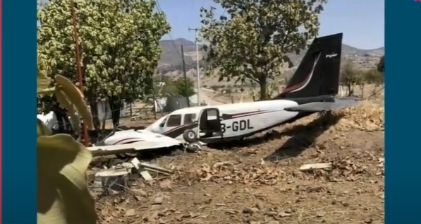 Alcaldesa de Tepic, Nayarit, sufre accidente y aterriza de emergencia avioneta en viajaba