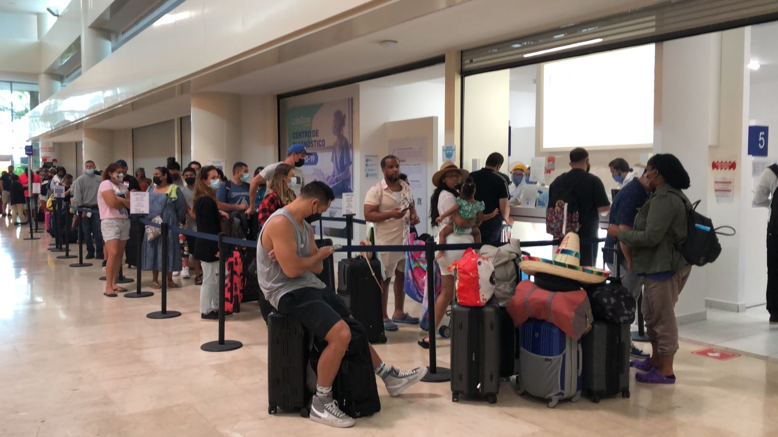 Aerolíneas cancelan cuatro vuelos en el aeropuerto de Cancún este domingo: EN VIVO