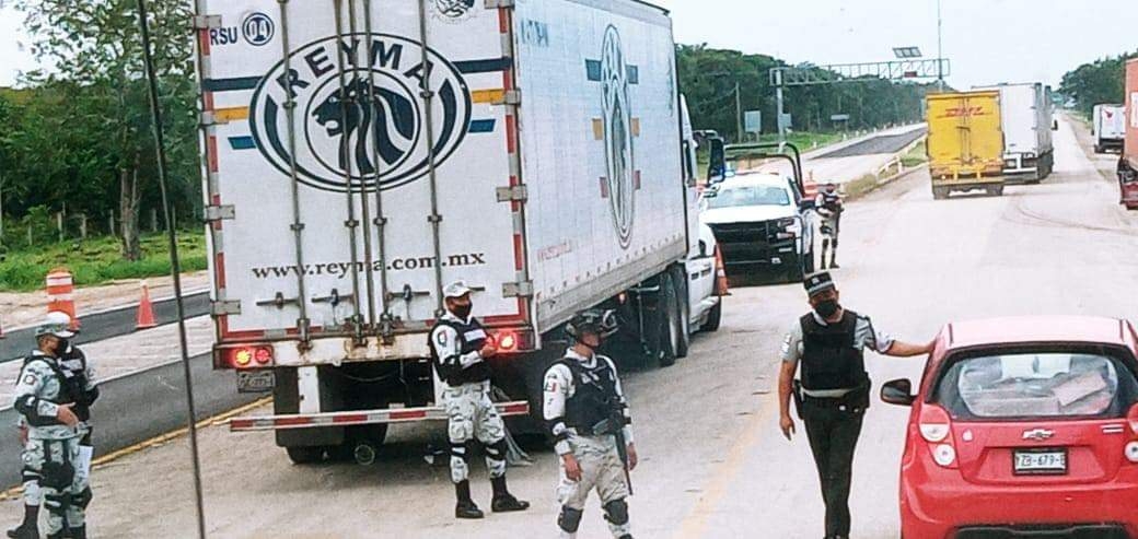 Detienen camión con más de 40 indocumentados en la carretera Mérida - Campeche