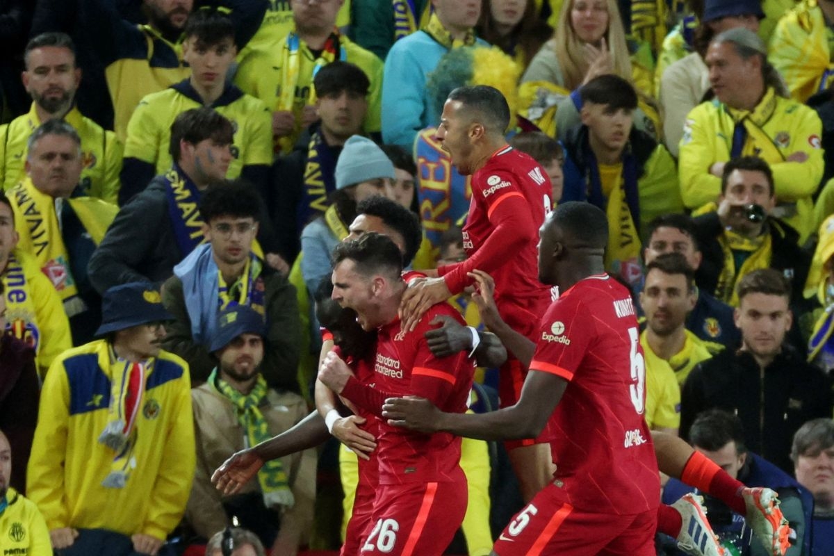 Liverpool dio los primeros golpes al Villarreal al vencerlo 2 goles a 0 en Inglaterra