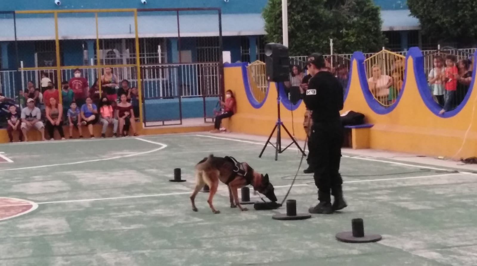 El Centro de Adiestramiento Canino Duarte visitó Buctzotz para dar a conocer su forma de trabajo con la policía