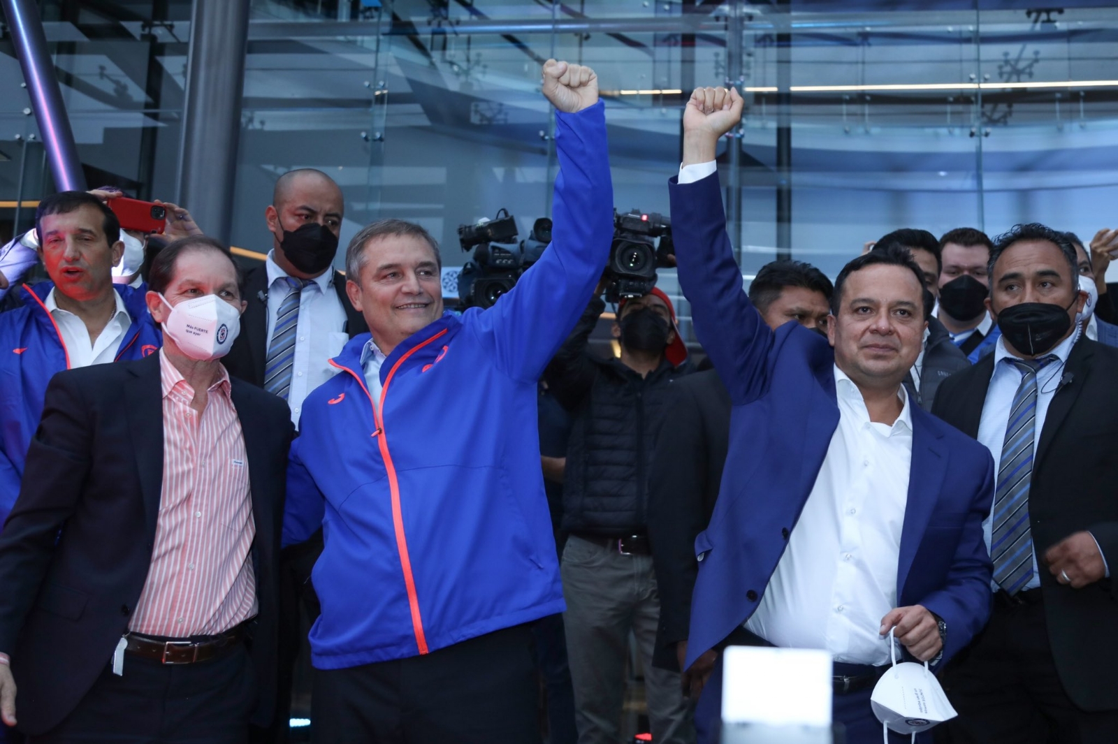 Cruz Azul presenta de manera oficial a Diego Aguirre como su nuevo Director Técnico