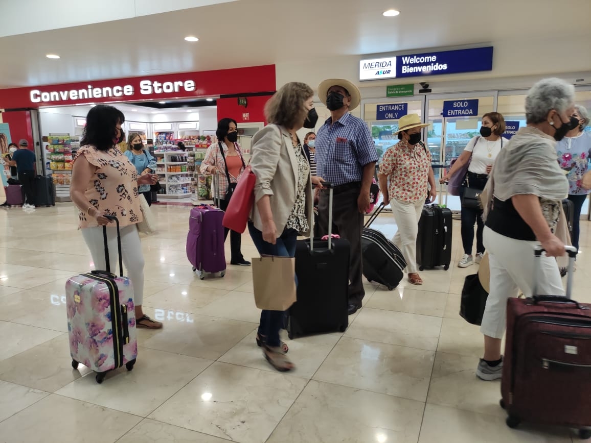 Aeropuerto de Mérida registra  54 vuelos previo al día inhábil por la Batalla de Puebla