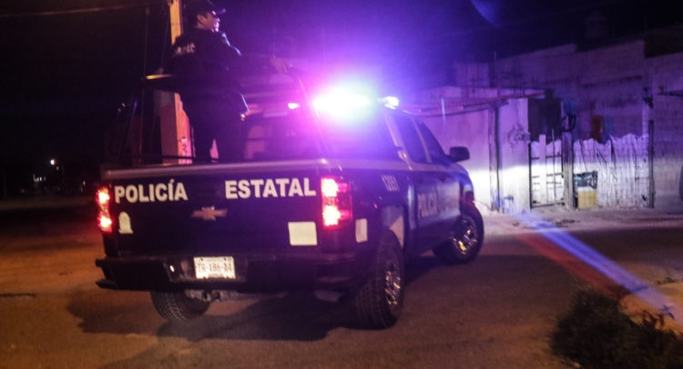 Policías disparan para lograr que sujetos no se resistan a arresto en Michoacán: VIDEO