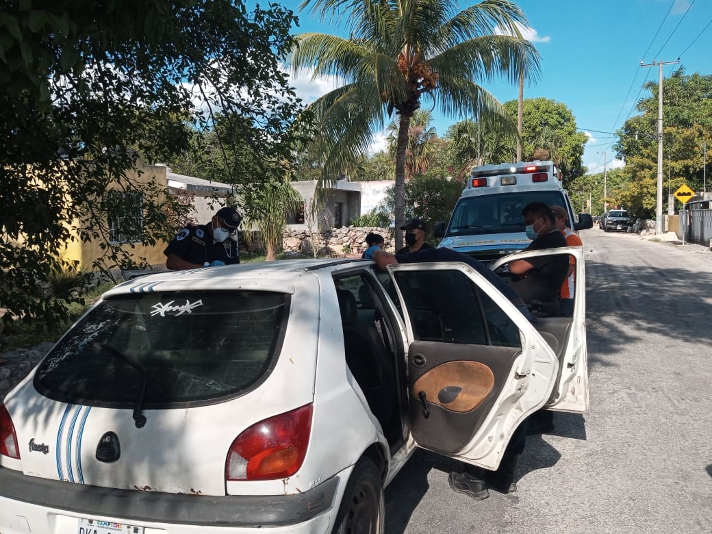 Joven en peligro de sufrir un paro cardiaco causa movilización policiaca en Baca