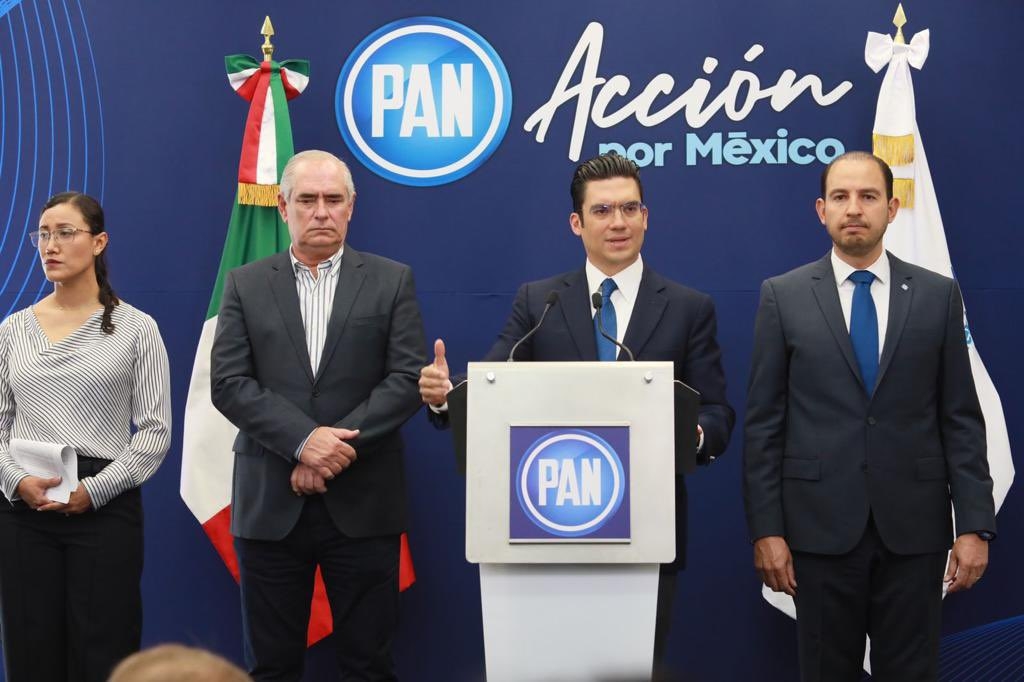 Los representantes panistas en el legislativo y su presidente nacional, Marko Cortés, presentaron su contrarreforma Electoral. Foto: @JorgeRoHe