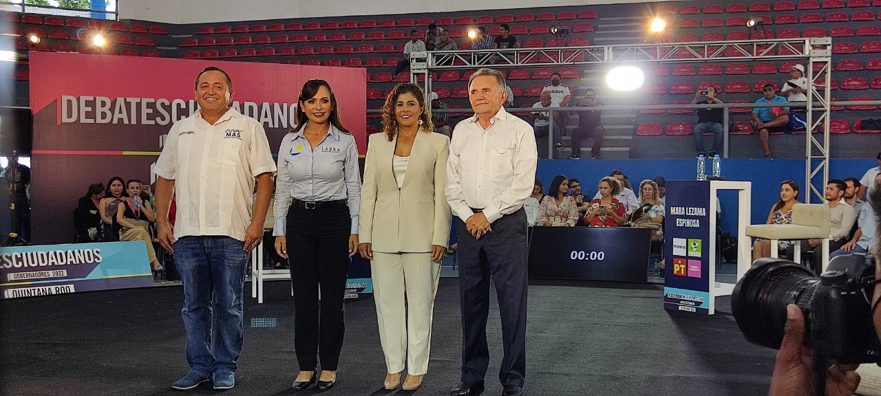 Los candidatos acudieron al debate ciudadano