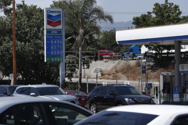 Estados Unidos vive la inflación económica más alta en los últimos 40 años, lo que provocó que la gasolina subiera de precio