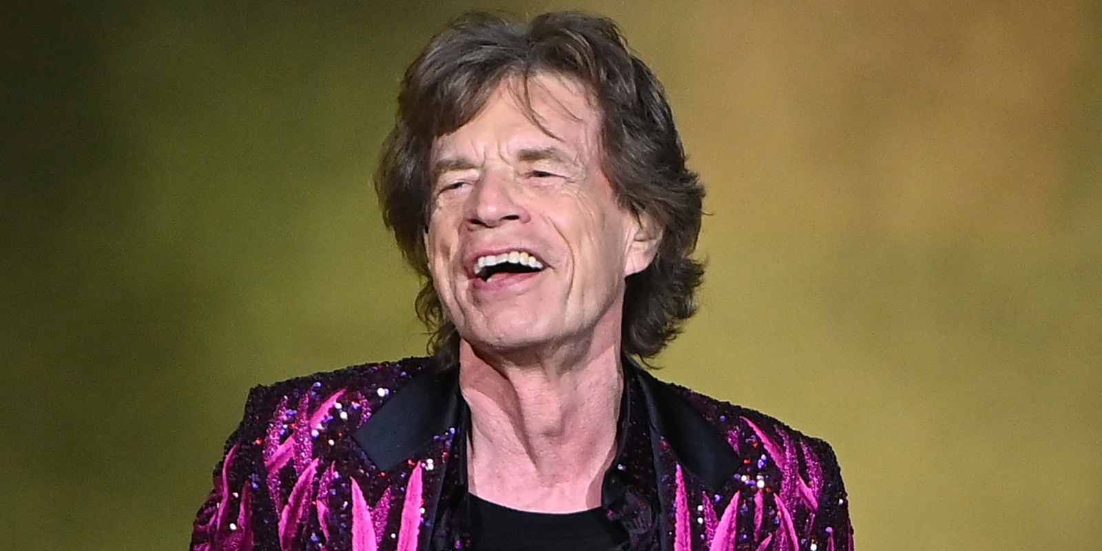 Mick Jagger pospone gira con The Rolling Stones tras dar positivo a COVID-19