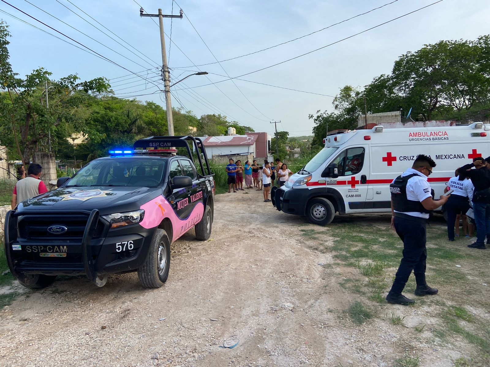 Autoridades acudieron a la colonia Lázaro Cárdenas por el reporte de un hombre que se había colgado al interior de su hogar