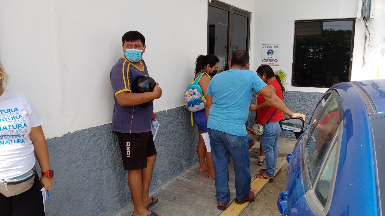 Vecinos de Ciudad del Carmen interponen quejas ante el Smapac por el desabasto de agua