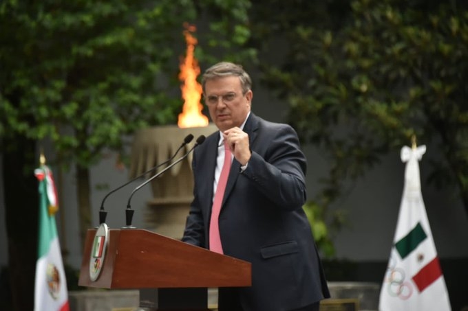 Ebrard se reunió con deportistas y directivos en el Comité Olímpico Mexicano. Foto: @m_ebrard