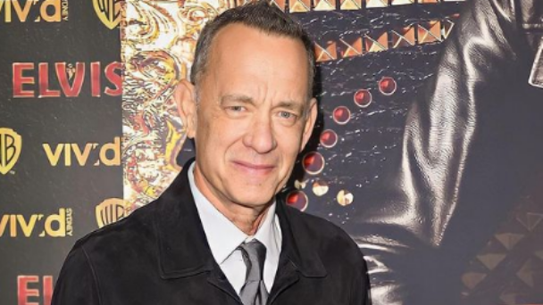 Tom Hanks se notó muy molesto con sus fans que hicieron tropezar a sus padres. Foto: Especial