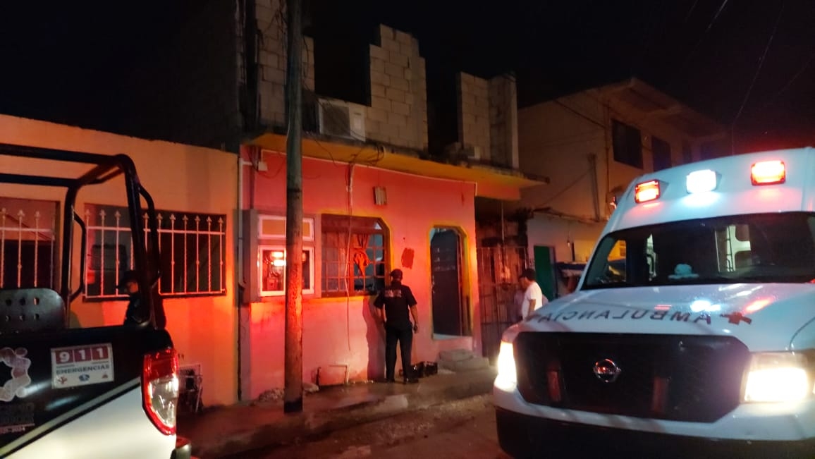 Por ebrio, hombre cae de las escaleras de su casa en Ciudad del Carmen