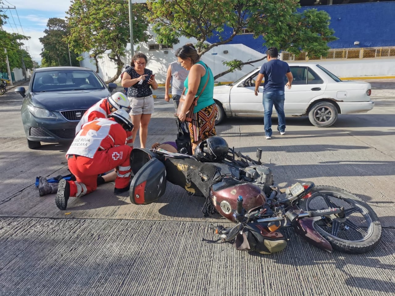 Trasladan a hombre al hospital tras ser atropellado en Ciudad del Carmen