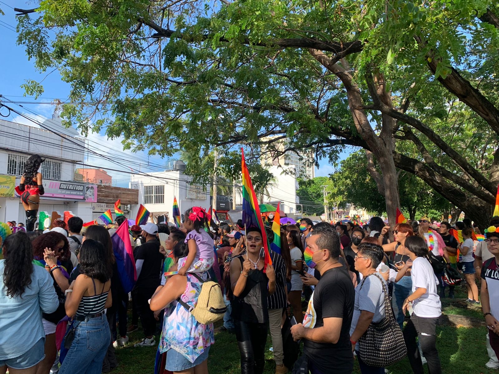 Con un ambiente de fiesta inició la edición número 18 de la marcha del orgullo LGBTQ+ en Cancún