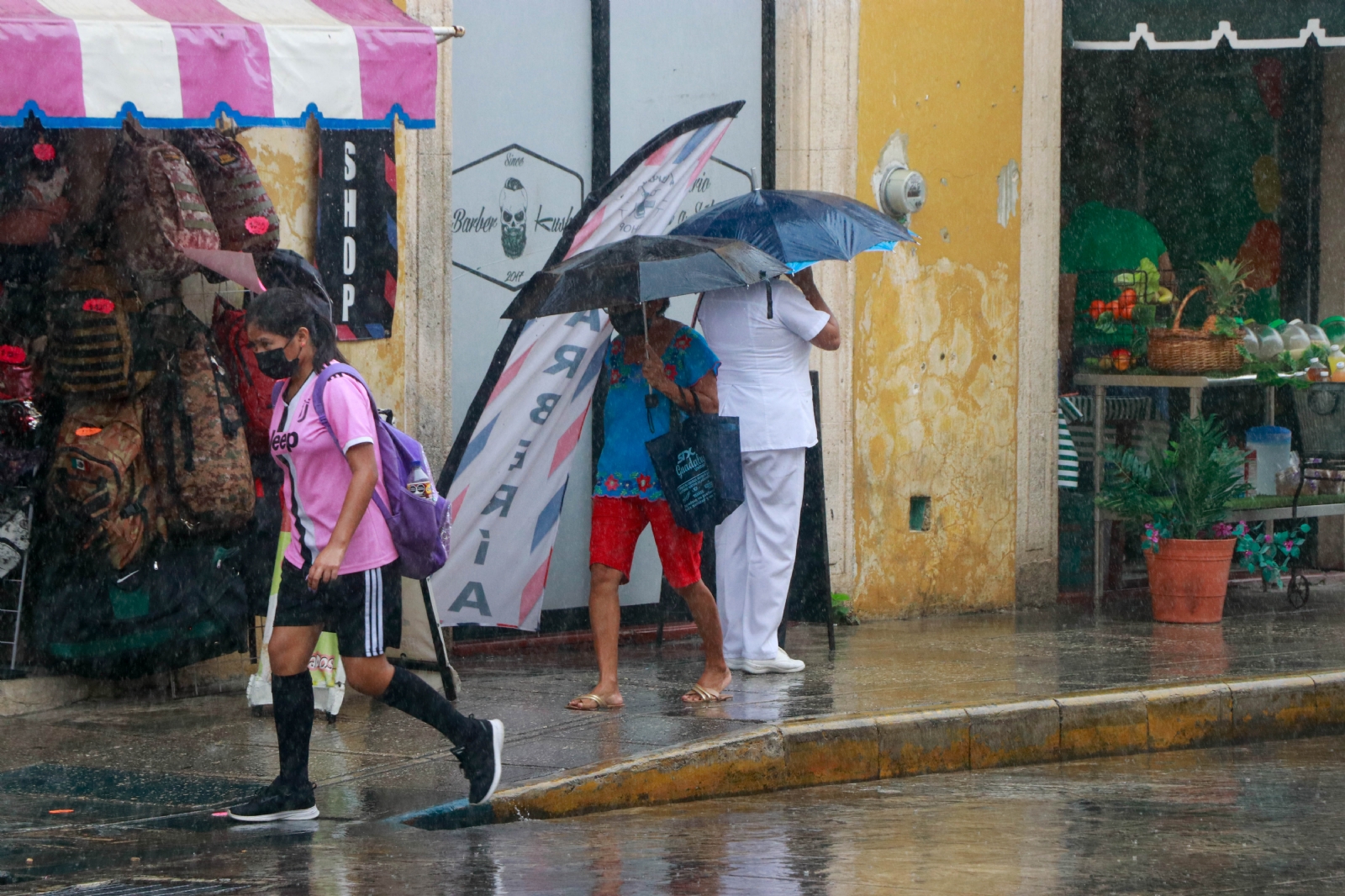 Se forma la Tormenta Tropical Bonnie a mil 125 km al Sureste de la Península de Yucatán