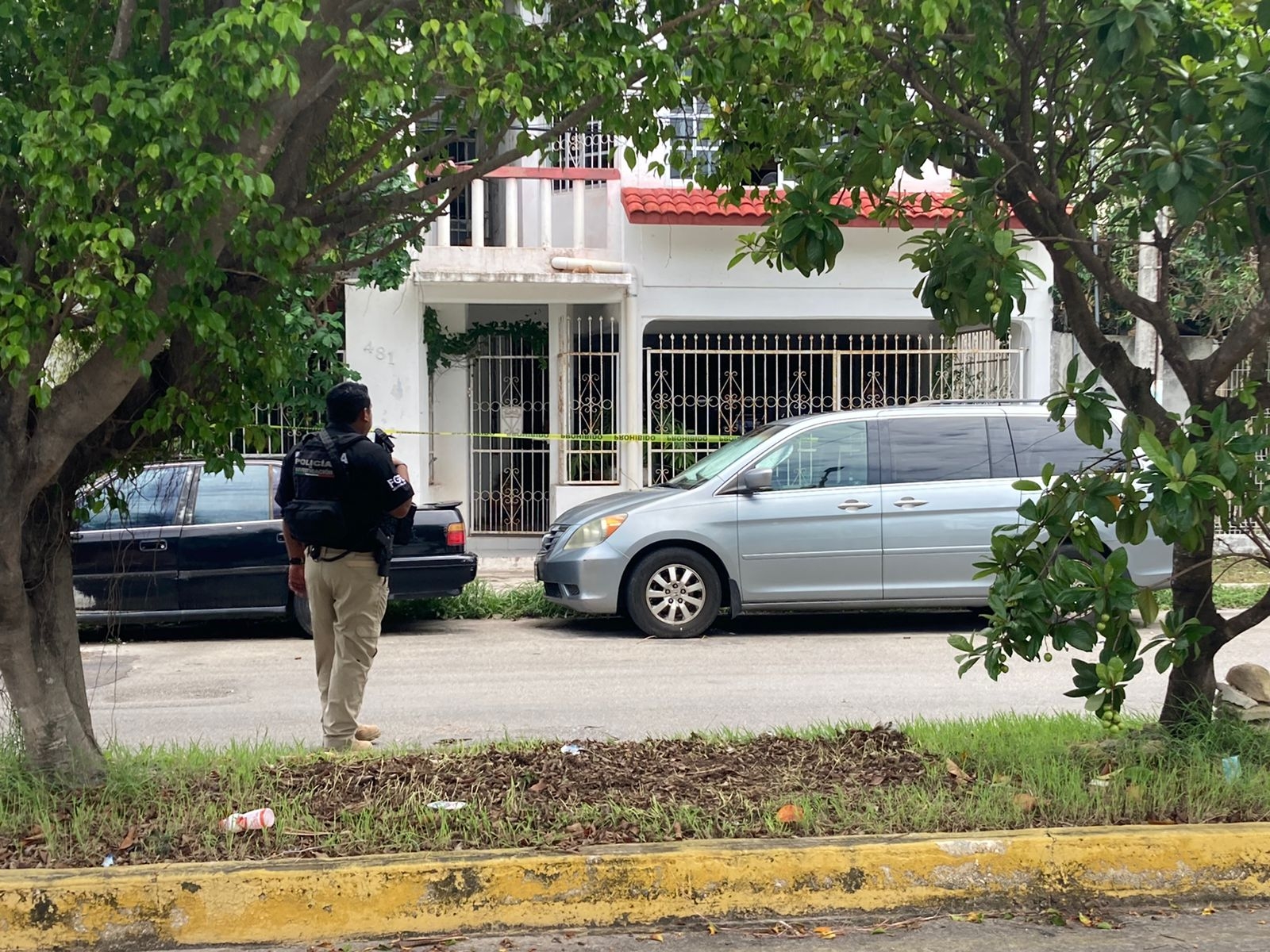 Elementos acordonaron el lugar y se encuentran al interior del domicilio