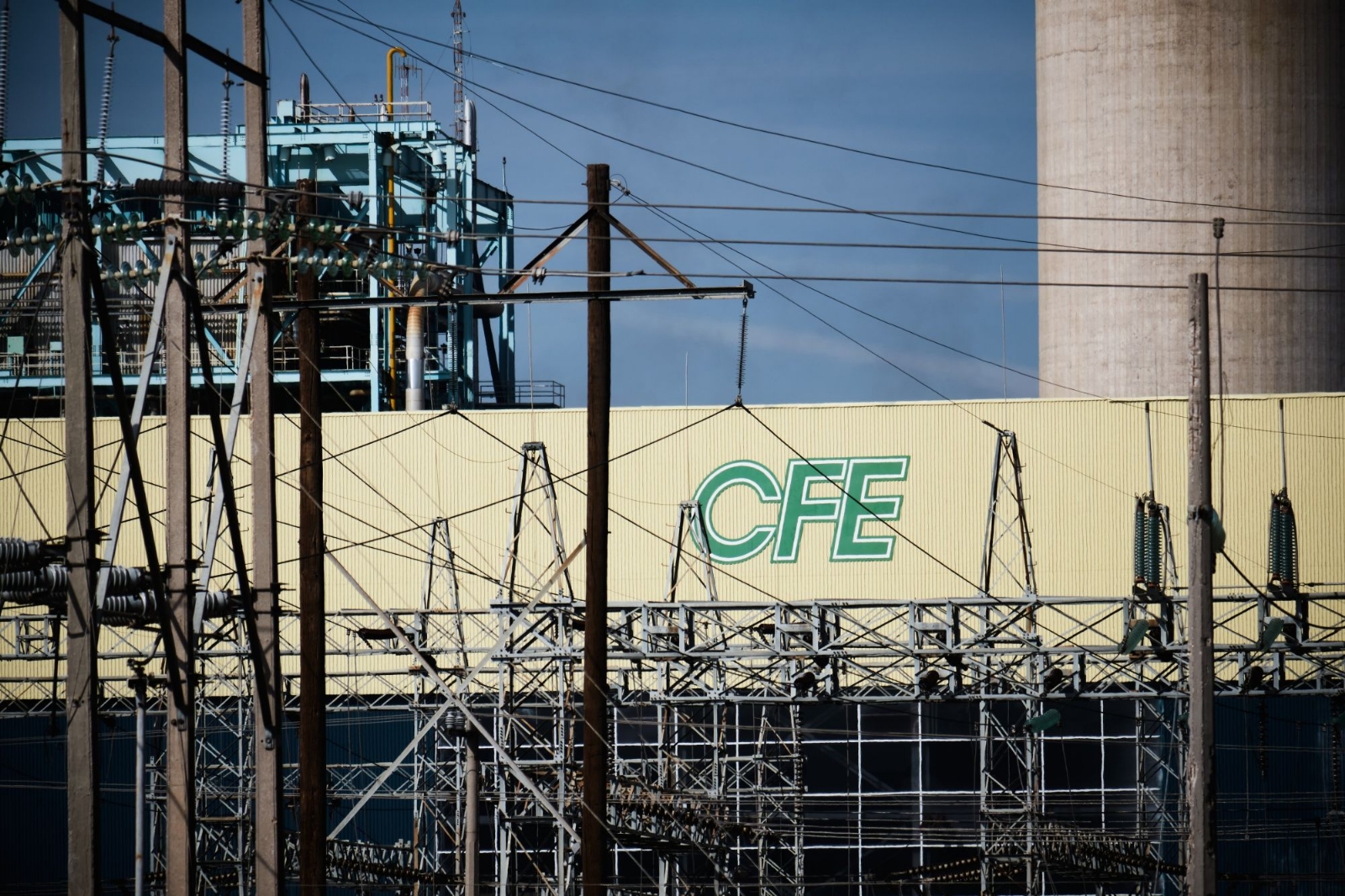 CFE restablece servicio eléctrico en la Península de Yucatán, aún con afectaciones