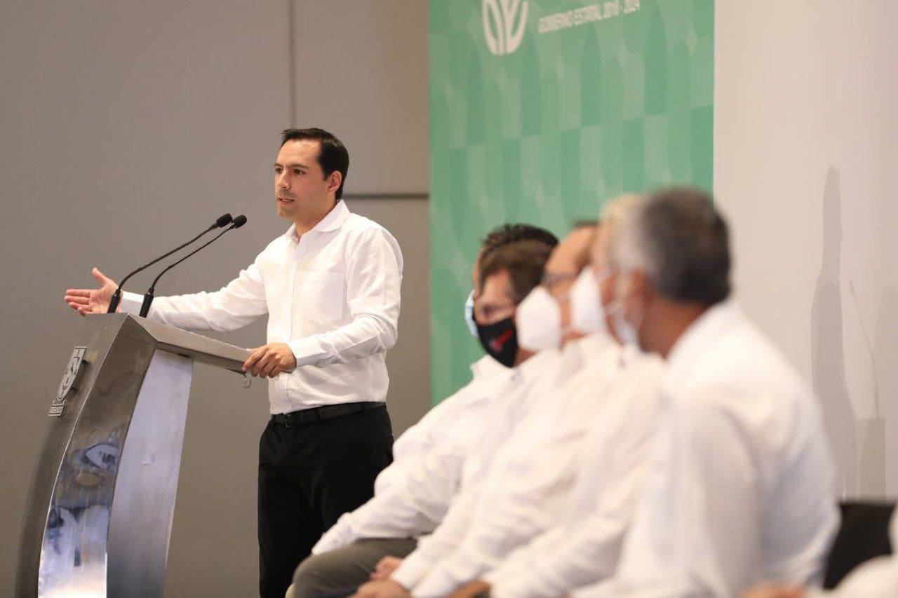 El Gobernador Mauricio Vila Dosal y representantes de ocho empresas anunciaron una inversión para el estado de más de 2,800 millones de pesos