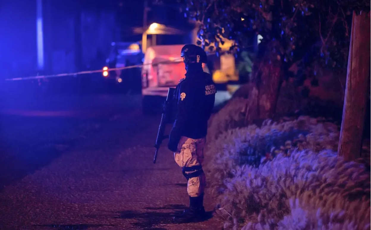 Agentes de la Guardia Nacional lograron la detención de siete personas y liberaron a otras dos que estaban maniatadas en el lugar de los hechos