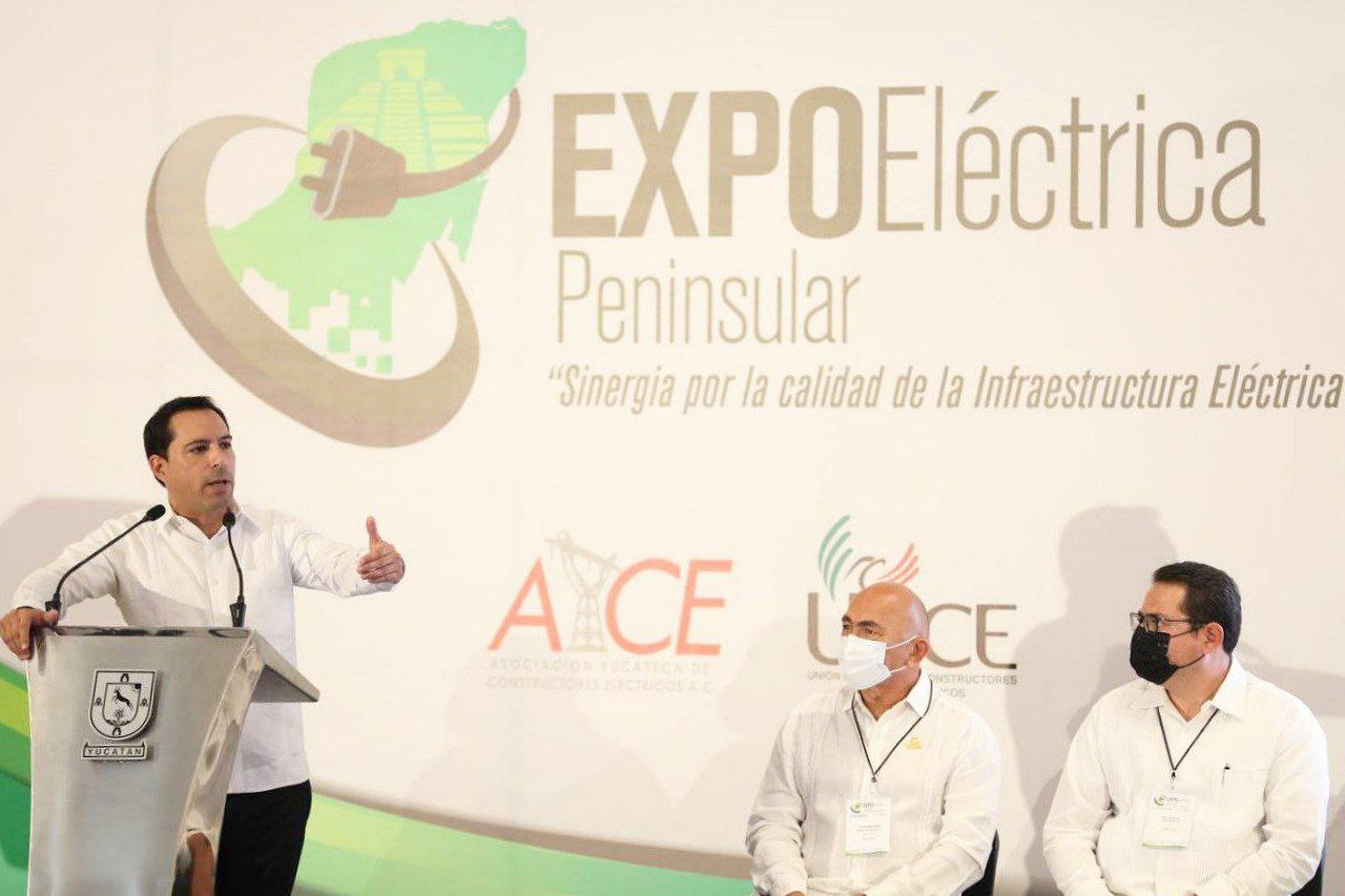 Mauricio Vila inició con la conferencia en la Expo Eléctrica Peninsular