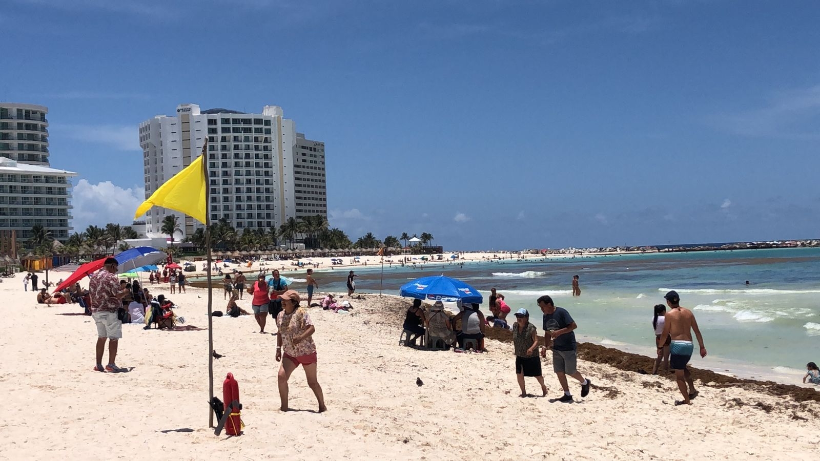 El cielo soleado pronosticado por el SMN beneficiará al turismo, ya que les permitirá visitar las playas de Cancún