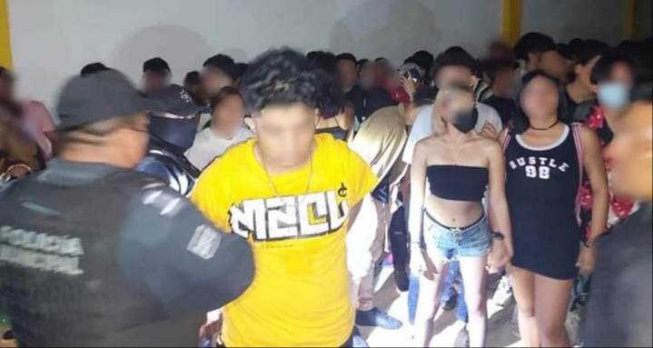 Policía de Kanasín clausura fiesta clandestina con 180 menores; había drogas como cristal y piedra