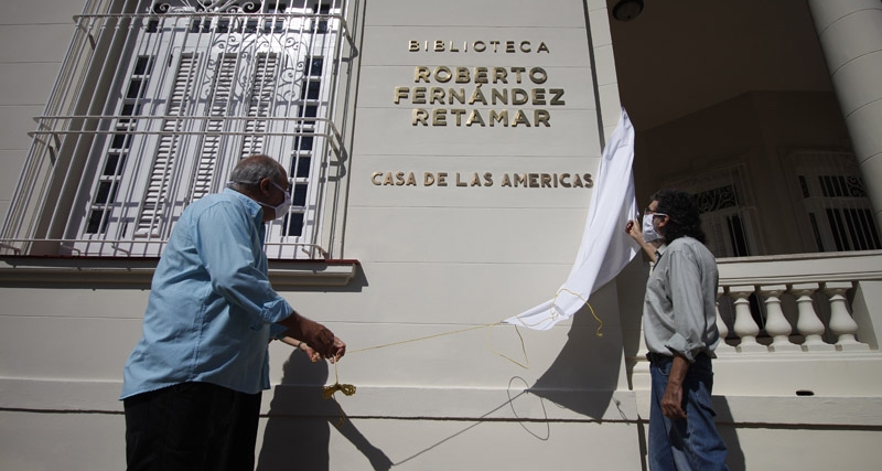 El poeta y ensayista cubano le cantó a la vida con sus versos, puso a la esperanza en la ruta de la poesía