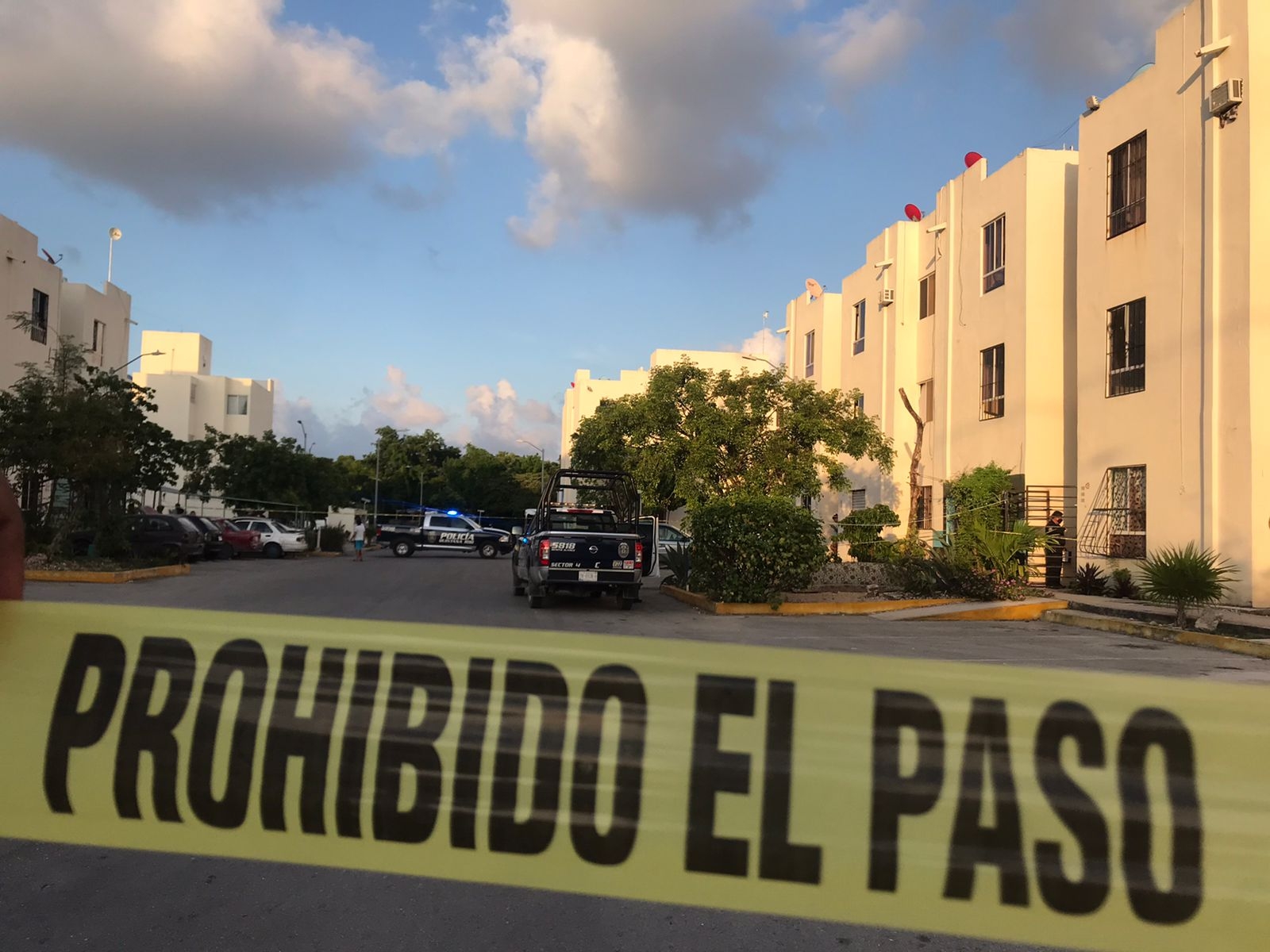 Reporte de ataque armado en Cancún provoca fuerte movilización policiaca
