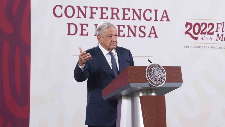 AMLO quitaría el trámite de la constancia especial del SAT