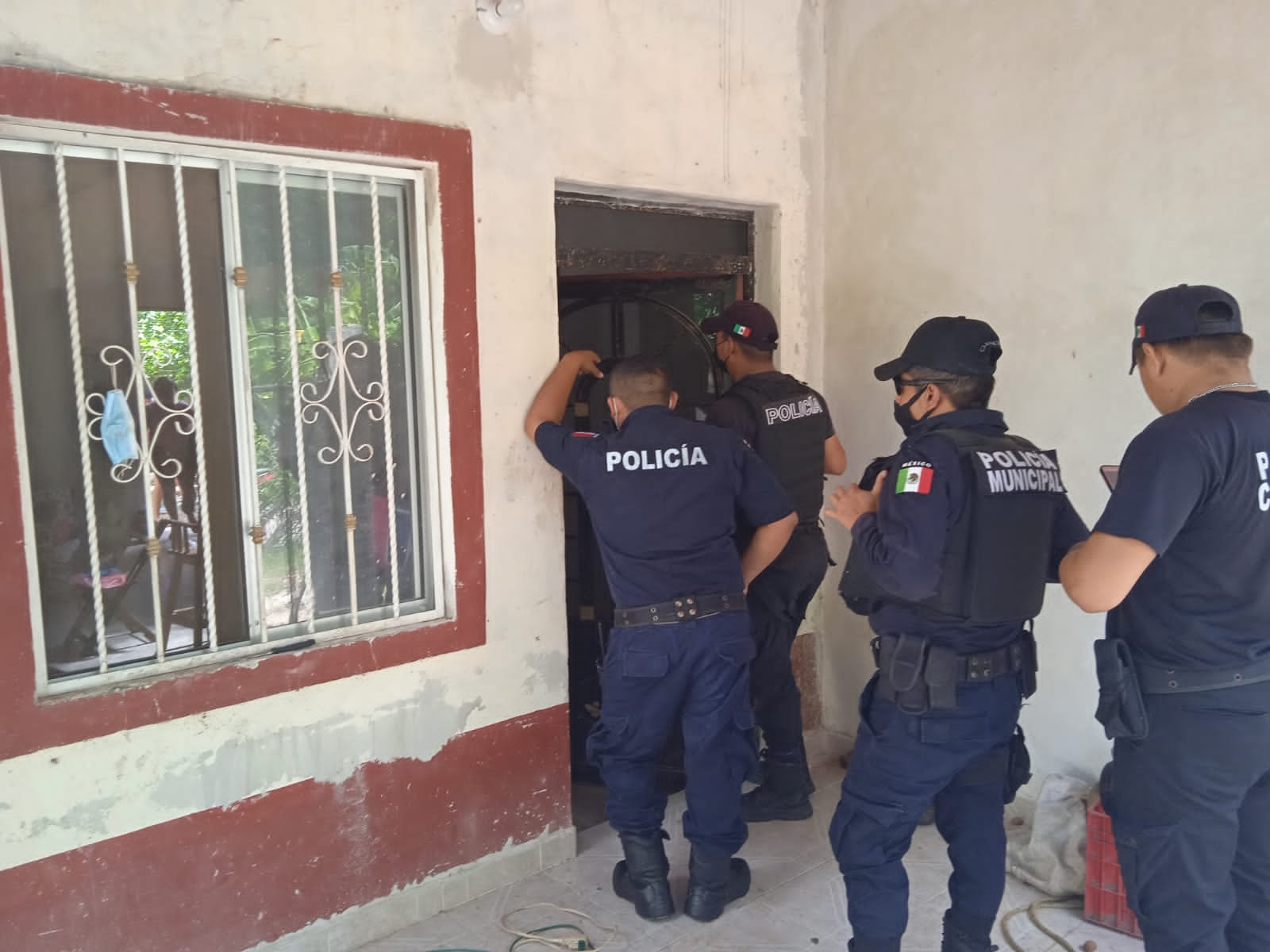 Al lugar llegaron elementos de la policía municipal de Akil