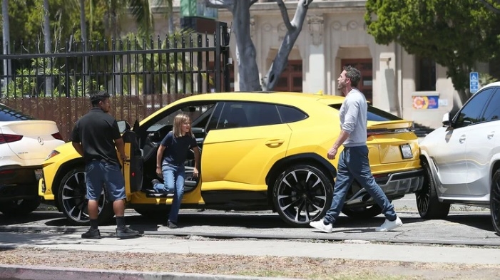 El hijo de BEn Affleck chocó un auto último modelo en Los Ángeles