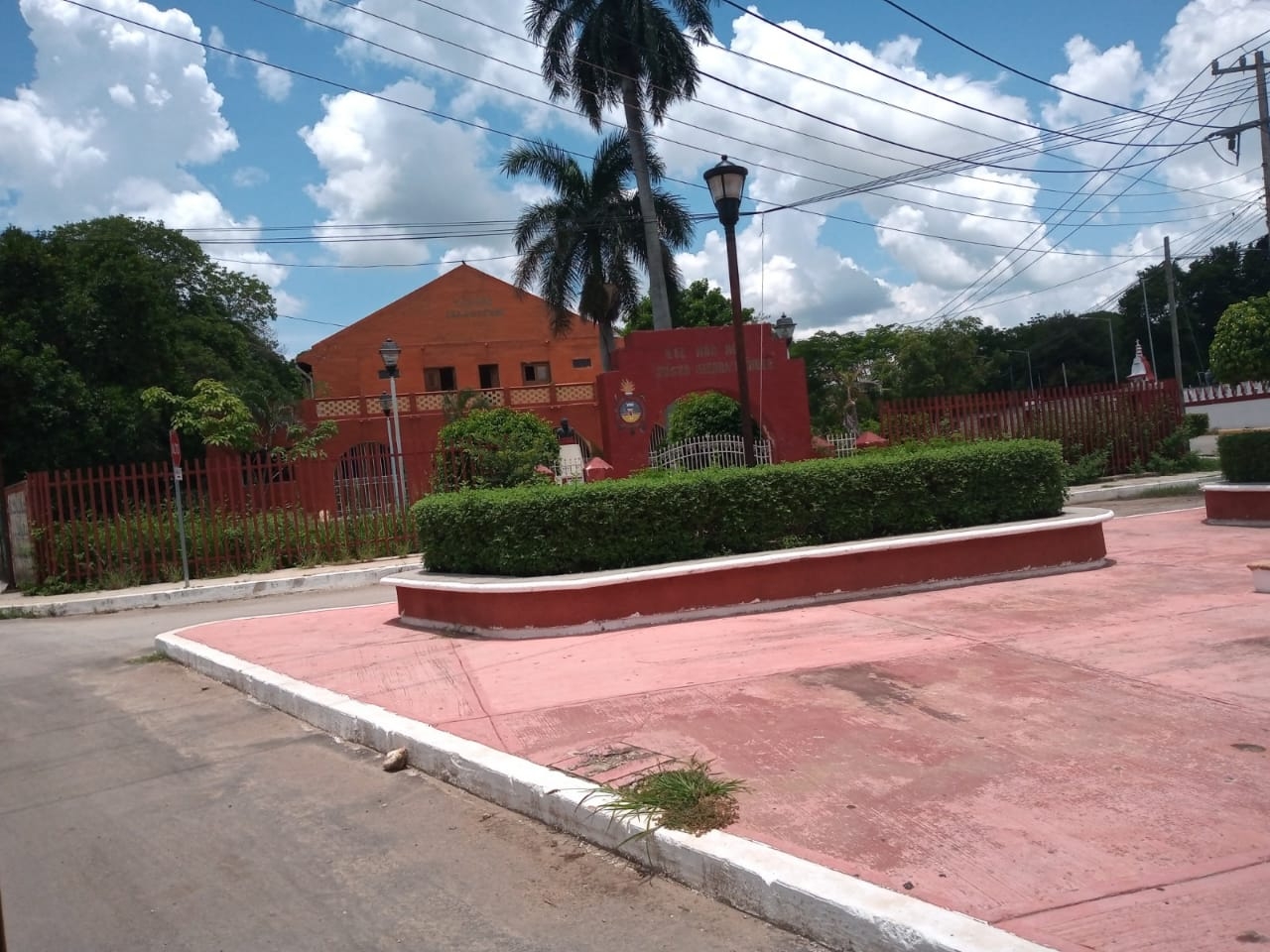 Los normalistas mantendrán las manifestaciones hasta ser atendidos por la Goberndora de Campeche. Foto: Jorge Amado Caamal