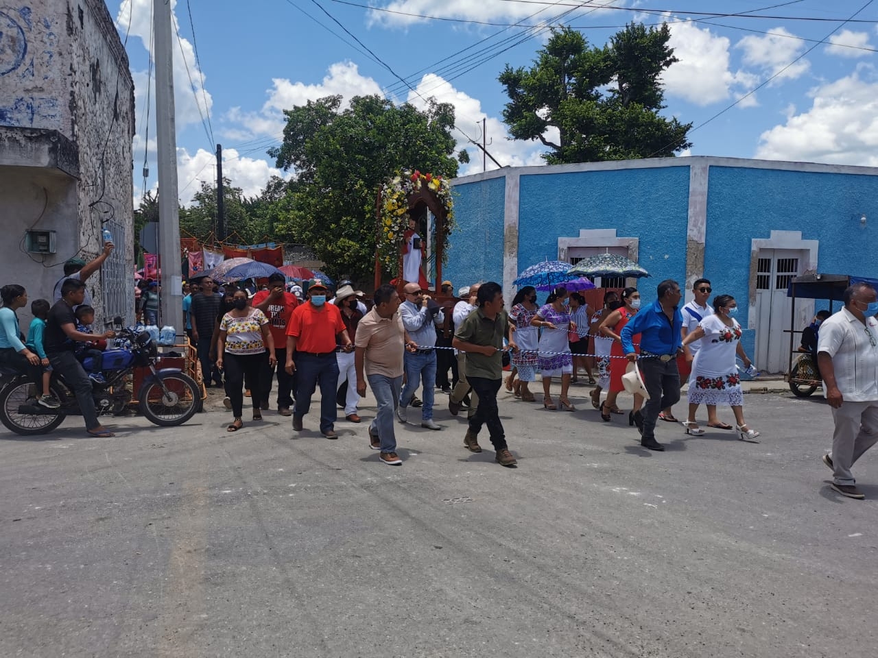 Comunidad católica de Huhí realiza procesión en honor a San Pedro Apóstol