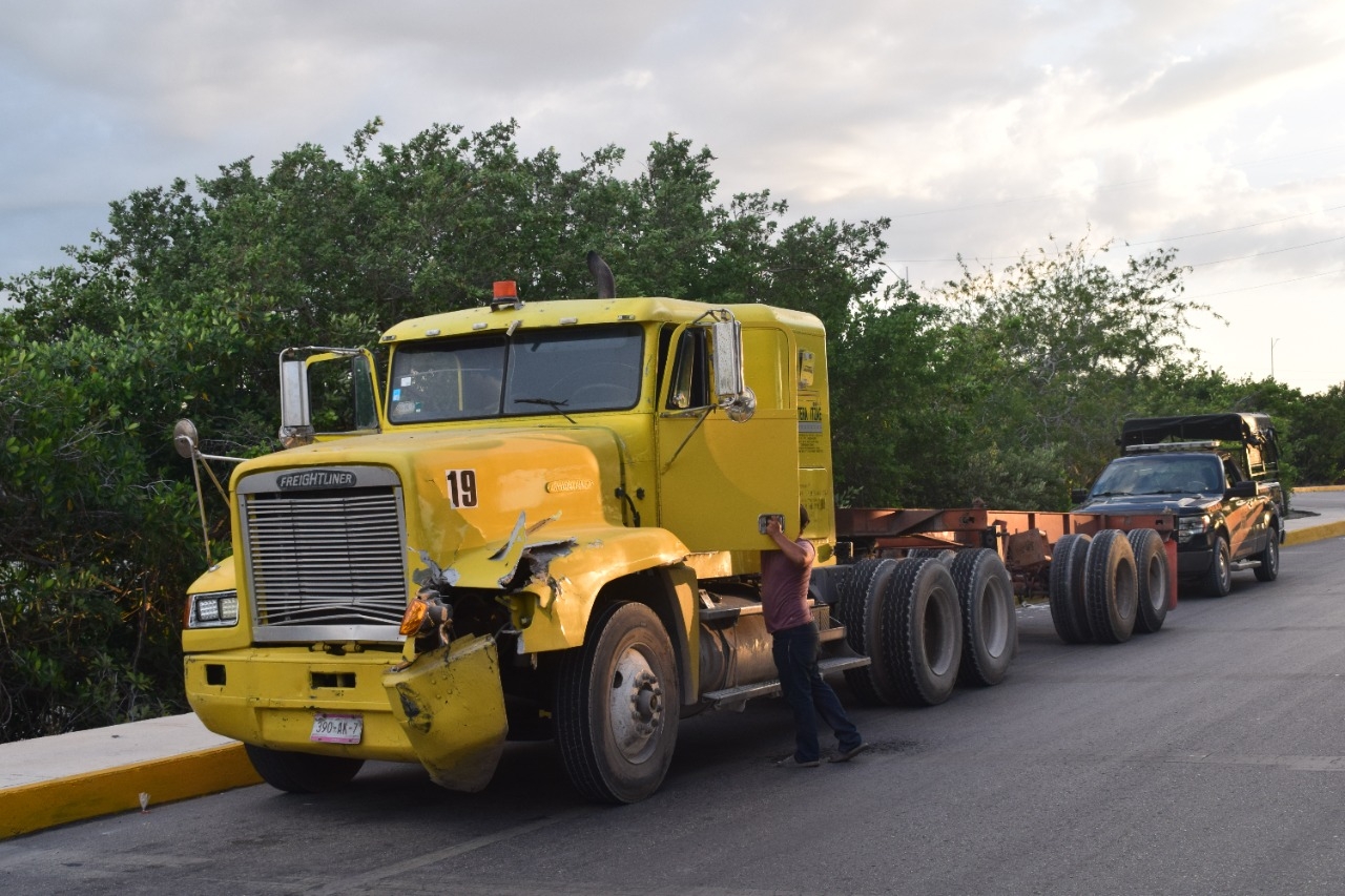 Dos tráilers provocaron un accidente en la entrada de Progreso