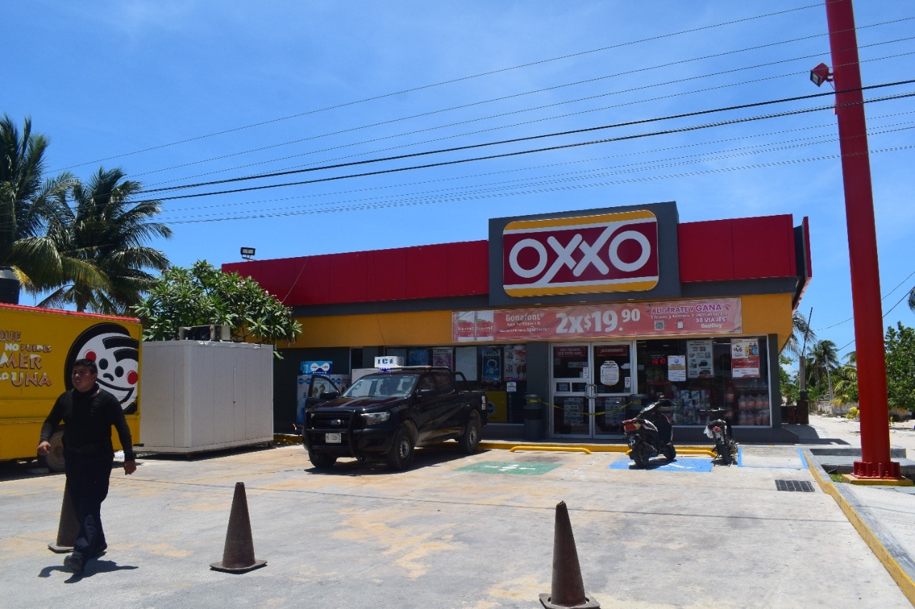 Violento asalto en un Oxxo de Chelem durante la madrugada del viernes