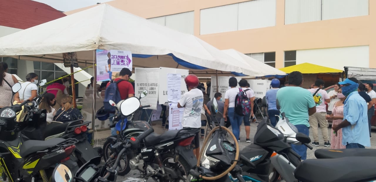 Joven se queja de casilla en Cozumel; acusó al Ieqroo de no respetar la privacidad