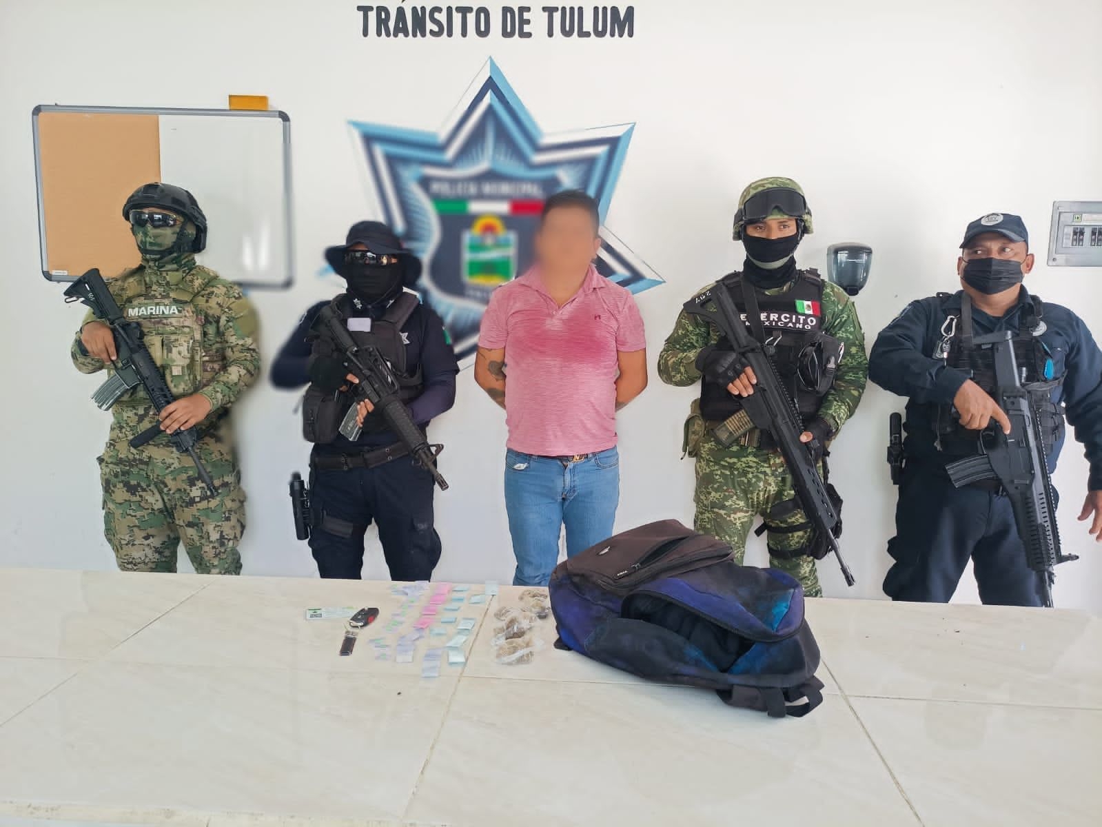 Tras persecución, autoridades detienen a un presunto narcomenudista en Tulum