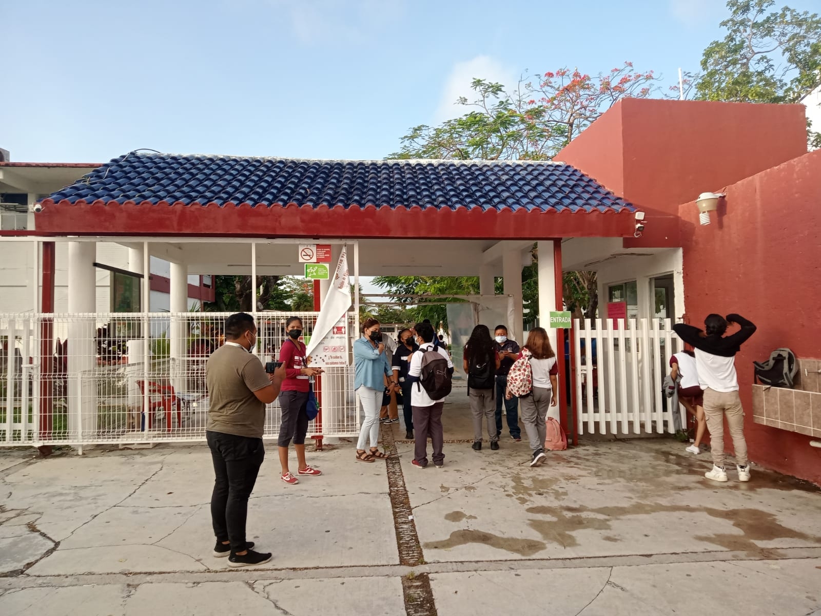 Alerta en el CBTIS 111 de Cancún por supuesto ataque armado: VIDEO