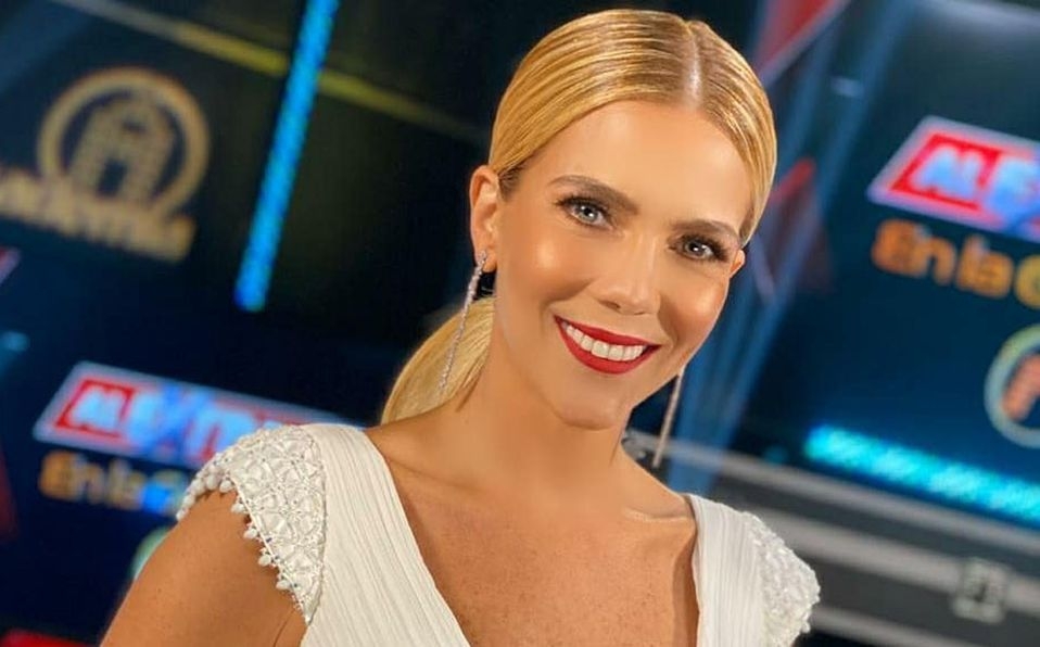 Ella es Gaby Crassus, la conductora que llega a sustituir a Laura Bozzo en Imagen Televisión