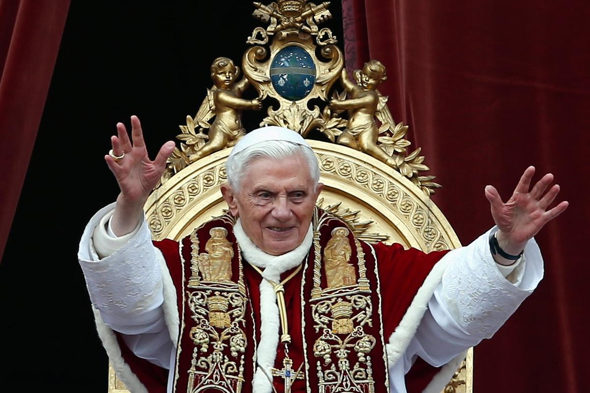 El Papa Francisco pidió esta mañana oraciones para Benedicto XVI