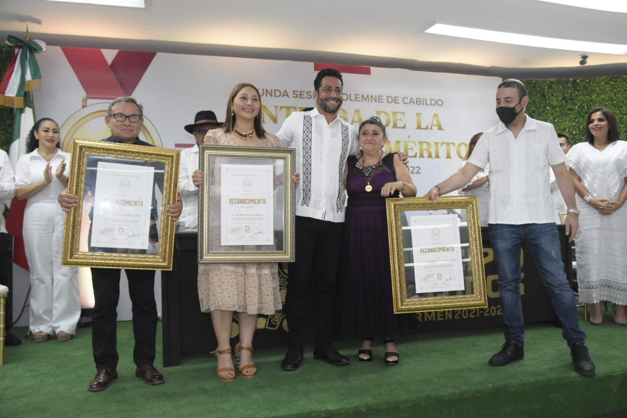 Los ciuadano fueron reconocidos con el galardon de Ciudad del Carmen. Foto: Gerardo Can Dzib