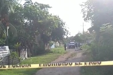 La Policía Quintana Roo acordonó el lugar para iniciar con el levantamiento del cuerpo