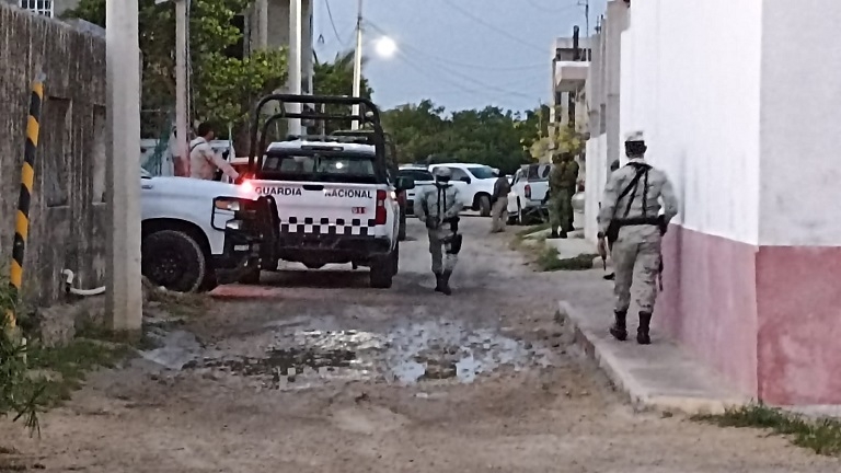 Agentes de la Fiscalía ejecutaron la revisión en una bodega pesquera cercana al puerto de abrigo de Dzilam de Bravo