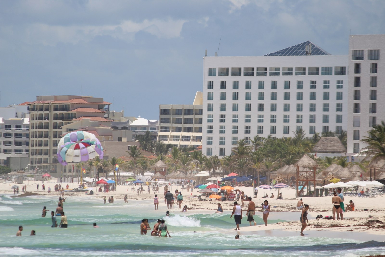 Hoteles en Cancún rebasan ocupación del 80%, destacan